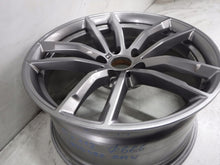 Load image into Gallery viewer, 1x Alufelge 18 Zoll 9.0" 5x112 44ET Glanz Silber 828557 BMW 5 G31 G30 Rim Wheel FEL1316110029zk