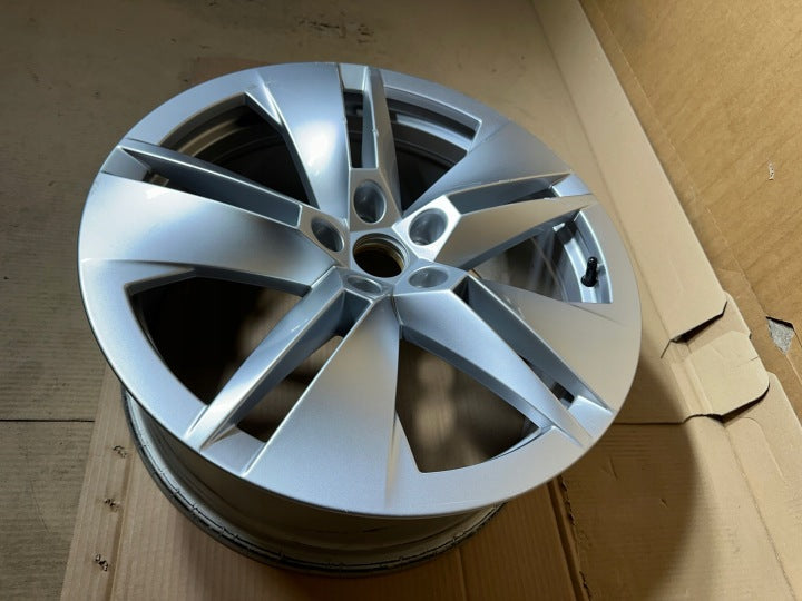 1x Alufelge 19 Zoll 8.0" 5x112 45ET 5LA601025B Skoda Enyaq Rim Wheel FEL3336829682ze