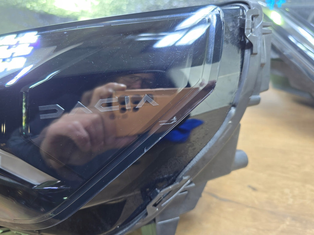 Frontscheinwerfer Dacia Duster 260603515R LED Links Scheinwerfer Headlight