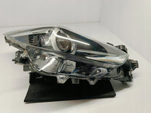 Laden Sie das Bild in den Galerie-Viewer, Frontscheinwerfer Mazda I Da 3 K2442 W3629 BSP551030 Full LED Rechts Headlight