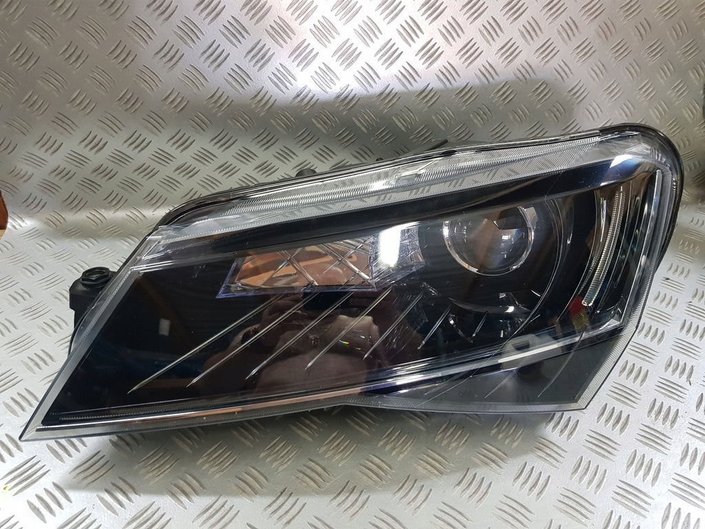 Frontscheinwerfer Skoda Superb III 3V1941015B LED Links Scheinwerfer Headlight