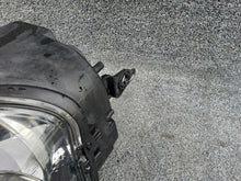 Laden Sie das Bild in den Galerie-Viewer, Frontscheinwerfer Citroën Berlingo 9816825080 Ein Stück (Rechts oder Links)