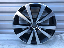 Laden Sie das Bild in den Galerie-Viewer, 1x Alufelge 18 Zoll 8.0&quot; 5x112 48ET Glanz Schwarz 5C0601025M VW New Beetle