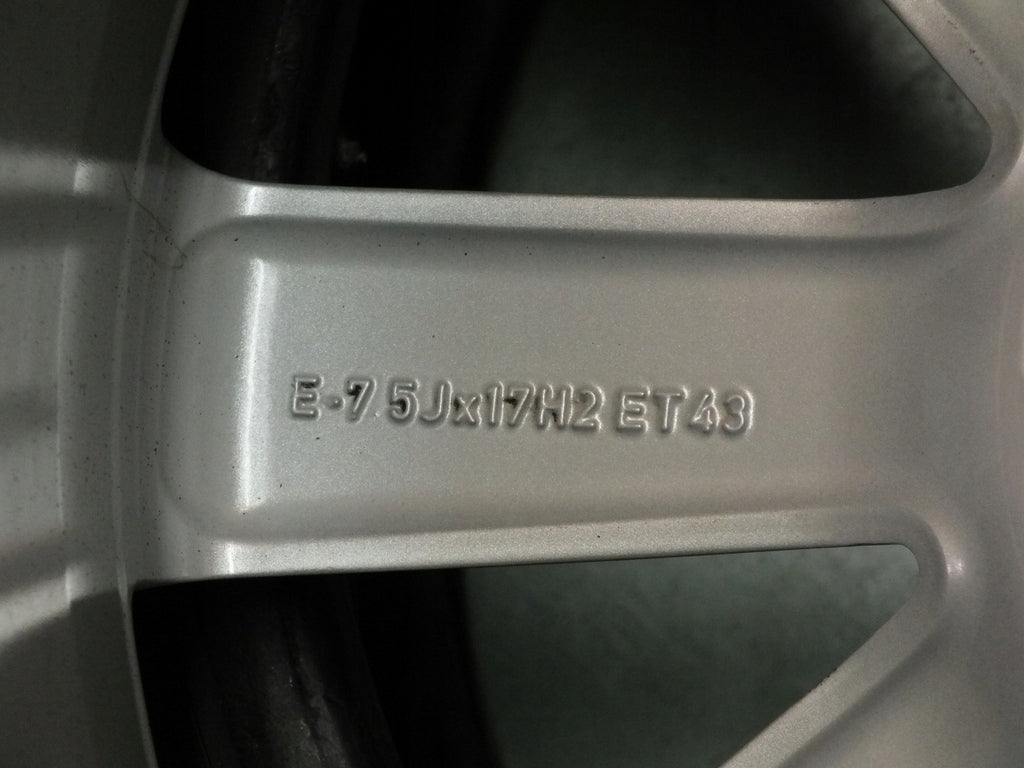 1x Alufelge 17 Zoll 7.5" 5x112 43ET Glanz Silber 8V0601025 Audi Rim Wheel FEL9065438210lh