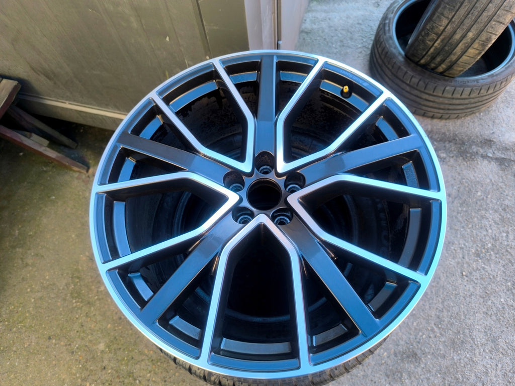 1x Alufelge 21 Zoll 8.5" 5x112 30ET Glanz Silber 4K8601025Q- Audi C8 Rim Wheel FEL7823979106lh