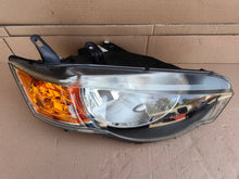 Laden Sie das Bild in den Galerie-Viewer, Frontscheinwerfer Mitsubishi Colt VI I 030124930200 Rechts Headlight