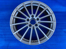 Load image into Gallery viewer, 1x Alufelge 18 Zoll 6.5" 5x112 38ET Glanz Silber A1564011900 Mercedes-Benz Gla FEL3909295722av