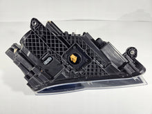 Laden Sie das Bild in den Galerie-Viewer, Frontscheinwerfer Skoda Superb III 3V1941015AA Xenon Links Headlight