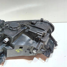 Laden Sie das Bild in den Galerie-Viewer, Frontscheinwerfer Honda Cr-V V Crv Rechts Scheinwerfer Headlight SCH6227239032tg