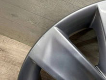 Load image into Gallery viewer, 1x Alufelge 16 Zoll 6.5" 5x112 33ET Glanz Silber 7N0601025K VW Sharan Rim Wheel FEL5812628770gq