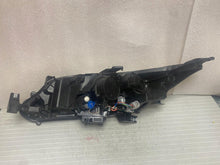 Laden Sie das Bild in den Galerie-Viewer, Frontscheinwerfer Mitsubishi Eclipse Cross I W3153 LED Rechts oder Links