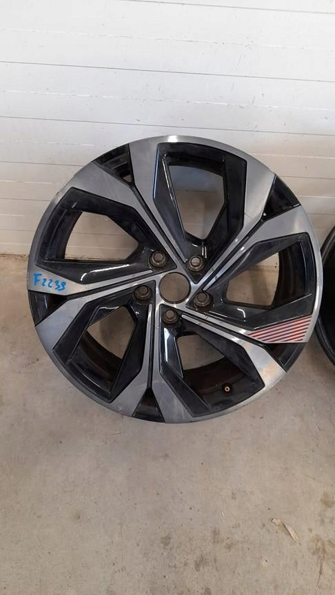 1x Alufelge 18 Zoll 7.0" 5x114.3 Renault Arkana Rim Wheel FEL7371214890ti