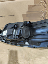 Laden Sie das Bild in den Galerie-Viewer, Frontscheinwerfer VW Golf VII 5G1941006D Rechts Scheinwerfer Headlight SCH9776090634pa