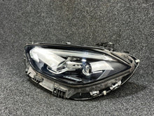 Laden Sie das Bild in den Galerie-Viewer, Frontscheinwerfer Mercedes-Benz W206 A2069060703 LED Links Headlight SCH5369983960gu