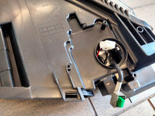 Laden Sie das Bild in den Galerie-Viewer, Frontscheinwerfer Audi A6 4F0941029DH Xenon Links Scheinwerfer Headlight SCH6292750596tg