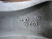 Laden Sie das Bild in den Galerie-Viewer, 1x Alufelge 17 Zoll 7.0&quot; 5x100 45ET 42611-0515D Toyota Avensis Rim Wheel