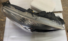 Laden Sie das Bild in den Galerie-Viewer, Frontscheinwerfer Ford Kuga GV4113D154AJ Xenon Rechts Scheinwerfer Headlight SCH1918675807vn