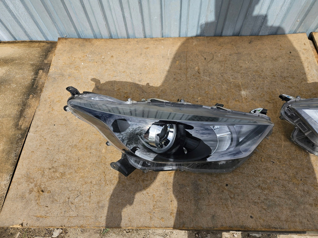 Frontscheinwerfer Toyota Yaris 0138622 Ein Satz Scheinwerfer Headlight SCH7768963958qo