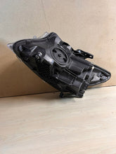 Laden Sie das Bild in den Galerie-Viewer, Frontscheinwerfer Mercedes-Benz Vito W447 A4479067800 Rechts Headlight SCH5874339297xy