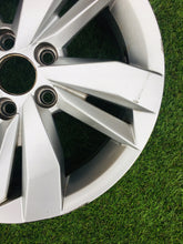 Load image into Gallery viewer, 1x Alufelge 15 Zoll 5.5&quot; 5x100 40ET Glanz Silber 2G0601025N VW Polo Rim Wheel