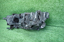Laden Sie das Bild in den Galerie-Viewer, Frontscheinwerfer Skoda Octavia IV Rechts Scheinwerfer Headlight SCH6644563981hk