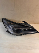 Laden Sie das Bild in den Galerie-Viewer, Frontscheinwerfer Opel Astra K 7960400005 Rechts Scheinwerfer Headlight SCH6809820263lu
