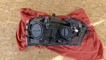 Laden Sie das Bild in den Galerie-Viewer, Frontscheinwerfer VW 7E5941016 Xenon Rechts Scheinwerfer Headlight SCH2639539597lz