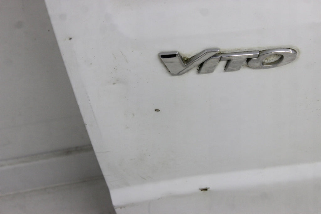 Heckklappe Mercedes-Benz Vito W639 -9147 Rückseite Weiß kofferraumklappe