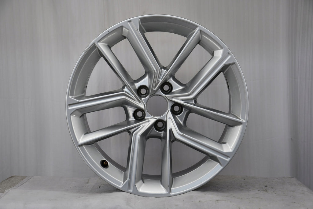 1x Alufelge 18 Zoll 8.5" 5x112 29ET Glanz Silber 8W0601025FL Audi Rim Wheel