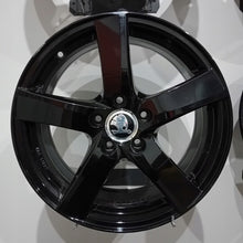 Laden Sie das Bild in den Galerie-Viewer, 4x Alufelge 17 Zoll 7.5" 5x112 40ET Glanz Schwarz KBA51891 Skoda Superb Iii FEL1491280802zm