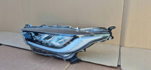 Laden Sie das Bild in den Galerie-Viewer, Frontscheinwerfer Toyota Yaris Links Scheinwerfer Headlight SCH4016500896mn