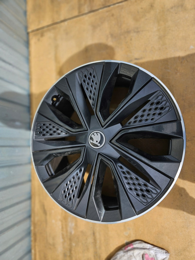 1x Alufelge 18 Zoll 7.0" 5x112 57A601025AS Skoda Karoq Rim Wheel FEL4105407285po