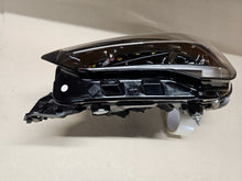 Laden Sie das Bild in den Galerie-Viewer, Frontscheinwerfer Opel Corsa F 9829522780 Links Scheinwerfer Headlight SCH4289022559zq