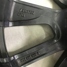 Laden Sie das Bild in den Galerie-Viewer, 1x Alufelge 17 Zoll 7.0&quot; 5x100 46ET 5JJ601025G Skoda Rim Wheel