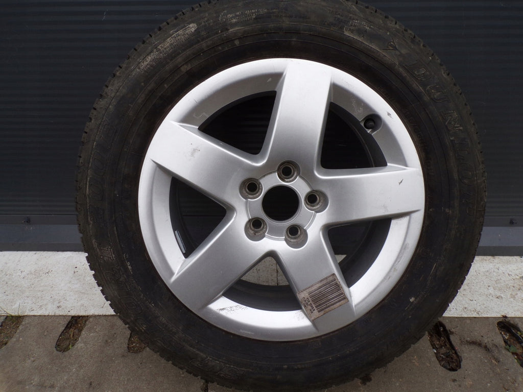 1x Alufelge 15 Zoll 6.0" 5x100 38ET Glanz Silber 8L0601025 Audi A3 Rim Wheel