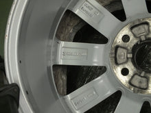 Load image into Gallery viewer, 1x Alufelge 17 Zoll 6.5&quot; 5x112 52ET Glanz Silber 5TA601025 Vw Rim Wheel