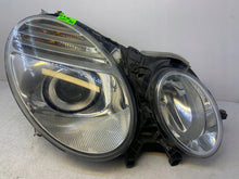 Laden Sie das Bild in den Galerie-Viewer, Frontscheinwerfer Mercedes-Benz W211 A2118203661 Rechts Scheinwerfer Headlight SCH3771932739fu