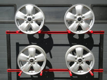 Laden Sie das Bild in den Galerie-Viewer, 4x Alufelge 15 Zoll 5.5&quot; 5x112 46ET Glanz Silber 6855101 Mini F56 F55 Rim Wheel