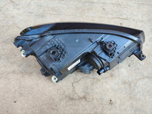 Laden Sie das Bild in den Galerie-Viewer, Frontscheinwerfer VW Caddy 2K1941015B 1ED01228601 Links Scheinwerfer Headlight SCH7480713787ti