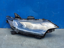 Laden Sie das Bild in den Galerie-Viewer, Frontscheinwerfer Mitsubishi Outlander I 8301D3-32 LED Rechts Headlight SCH2839363603wn