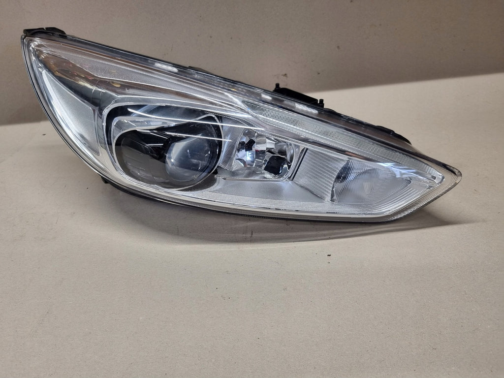 Frontscheinwerfer Ford Focus 13D154AE Xenon Rechts Scheinwerfer Headlight