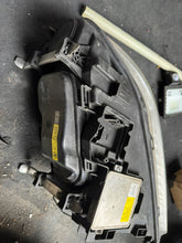 Load image into Gallery viewer, Frontscheinwerfer Volvo S80 V70 III ACR1111396 8635076 Xenon FALSE Headlight SCH9497698022ke