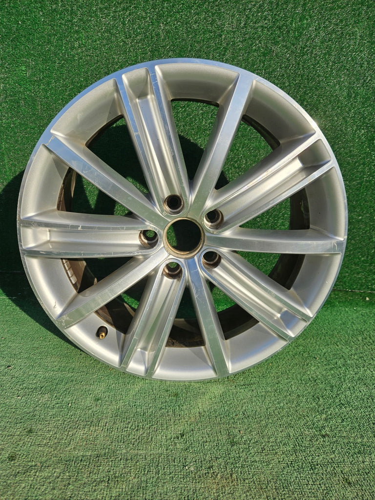 1x Alufelge 18 Zoll 7.0" 5x112 43ET Glanz Silber 5N0601025D VW I Rim Wheel FEL6968368807nf