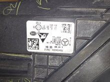 Laden Sie das Bild in den Galerie-Viewer, Frontscheinwerfer Mercedes-Benz Gle W1679065804 LED Rechts Headlight