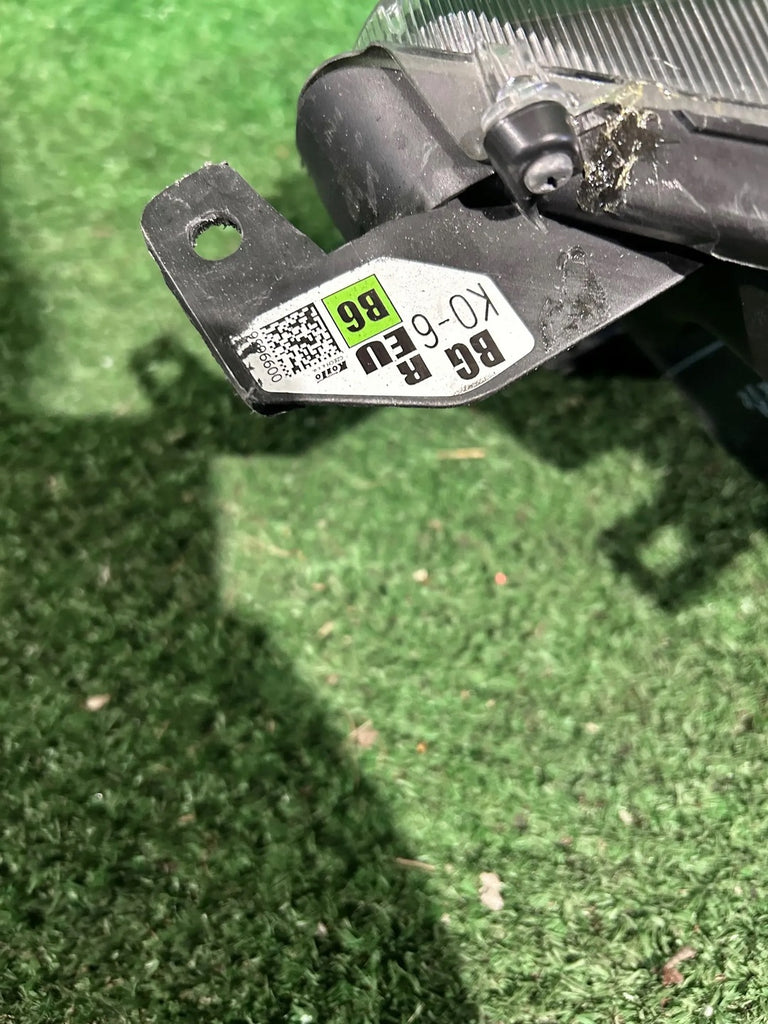 Frontscheinwerfer Toyota Yaris 81150-02 Rechts Scheinwerfer Headlight SCH3107459531si