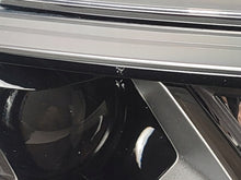 Laden Sie das Bild in den Galerie-Viewer, Frontscheinwerfer Mitsubishi Outlander III ECM92122E20 17828565445 LED Rechts