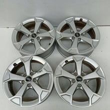 Laden Sie das Bild in den Galerie-Viewer, 4x Alufelge 17 Zoll 6.5" 5x112 38ET Glanz Silber 83A601025AL Audi Q3 Q2 FEL2029221267xl