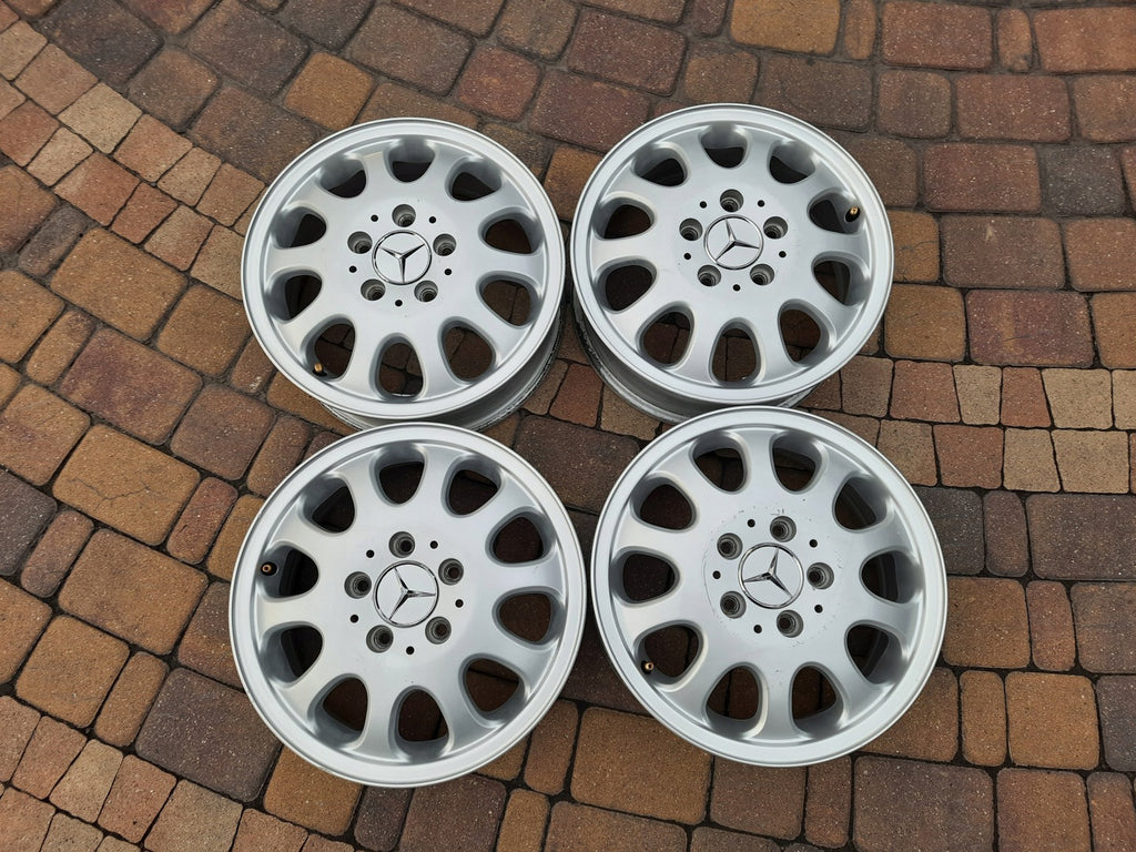 1x Alufelge 15 Zoll 5.5" 5x112 54ET Silber Mercedes-Benz Rim Wheel