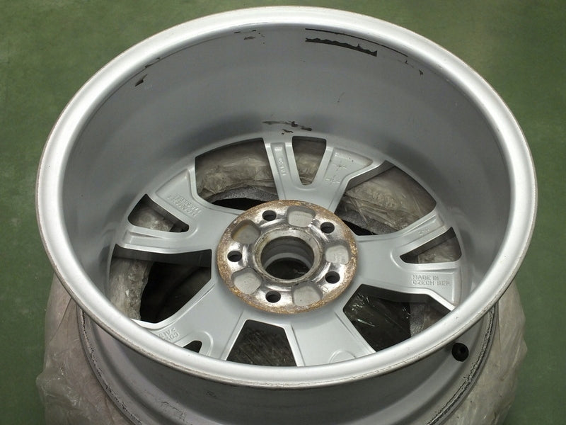 1x Alufelge 17 Zoll 7.0" 5x112 45ET Glanz Silber 5E0601025 Skoda Rim Wheel