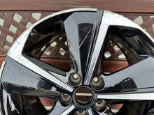 Laden Sie das Bild in den Galerie-Viewer, 1x Alufelge 17 Zoll 7.5" 5x108 44ET Glanz Schwarz 9847065380 Opel Astra L FEL9585671066ds